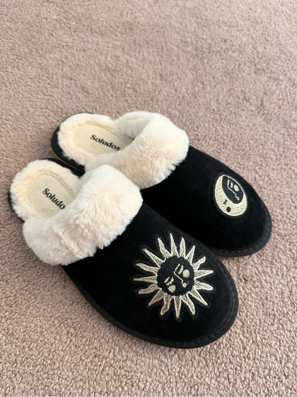 NWOT Soludos Black Slippers with Cream Faux Fur Lining